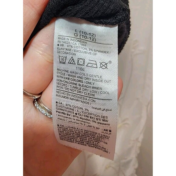 OLD NAVY GIRLS LARGE 10-12 TANK TOP 2PC BUNDLE BLACK HEART & BLUE FLOWER CUTE - Picture 6 of 9